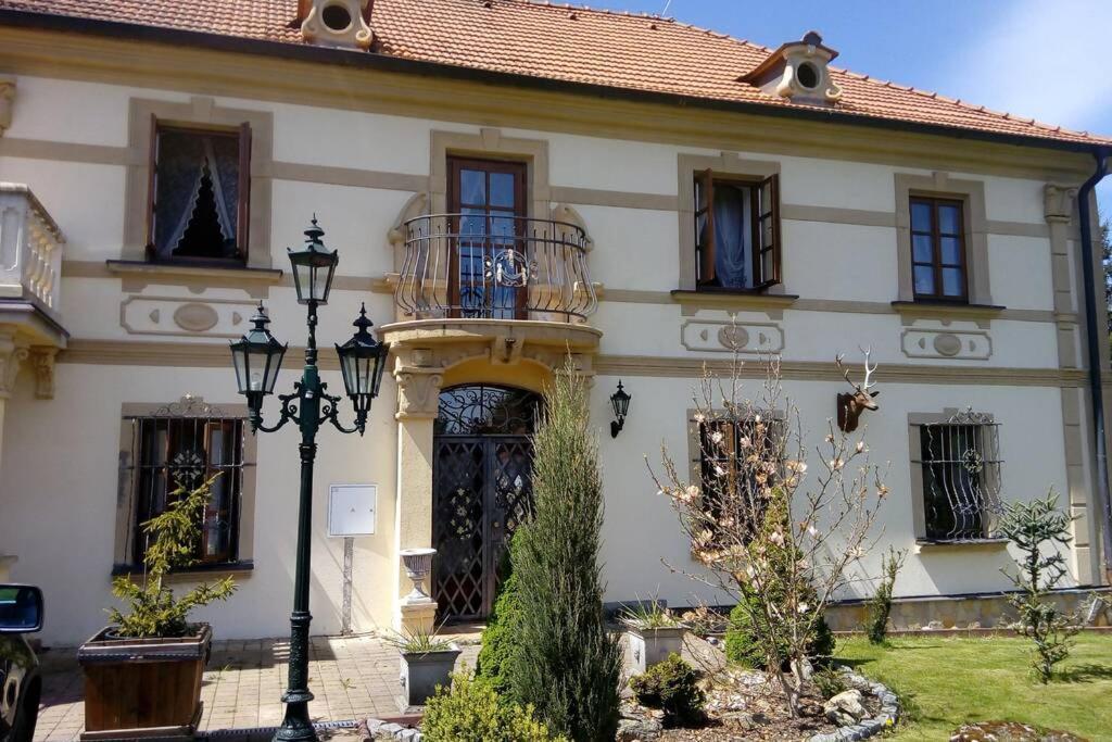 Zamecek Zdiky - Knizeci Apartman Bujanov Exterior foto